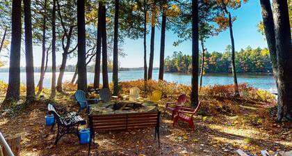 Lakefront lodge on Pemaquid Pond with dock, kayaks, canoe, SUP & firepits
