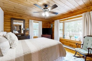 3 habitaciones, tabla de planchar con plancha, internet y ropa de cama 