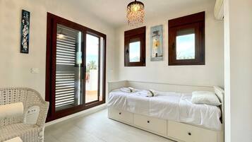 Villa | 5 bedrooms, individually furnished, iron/ironing board, bed sheets