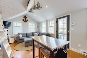 TV - Elegant coastal cottage with a full kitchen & patio - steps from private beach (Mashpee)