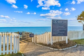 Property grounds - Elegant coastal cottage with a full kitchen & patio - steps from private beach (Mashpee)