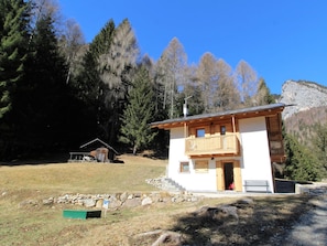House | Exterior - Belvilla by OYO Pleasant Holiday Home With Garden (Lozzo di Cadore)