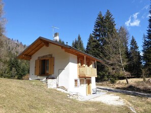 House | Exterior - Belvilla by OYO Pleasant Holiday Home With Garden (Lozzo di Cadore)