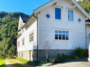 Exterior - 9 Person Holiday Home in Austefjorden-by Traum (Volda)