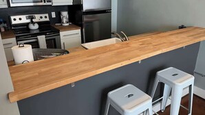 Kaffetrakter/tekoker, kjøleskap, mikrobølgeovn og ovn