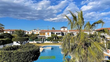 Apartamento | Piscina | Una piscina al aire libre