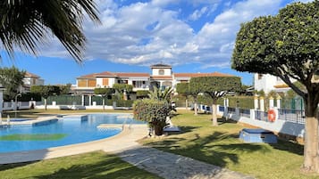 Apartment | Pool | Outdoor pool