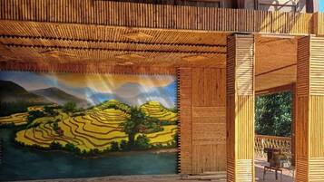 Vista frontal de la propiedad