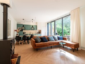 House | Living area - Holiday Home in Zelhem With Forest and Hot Tub (Zelhem)