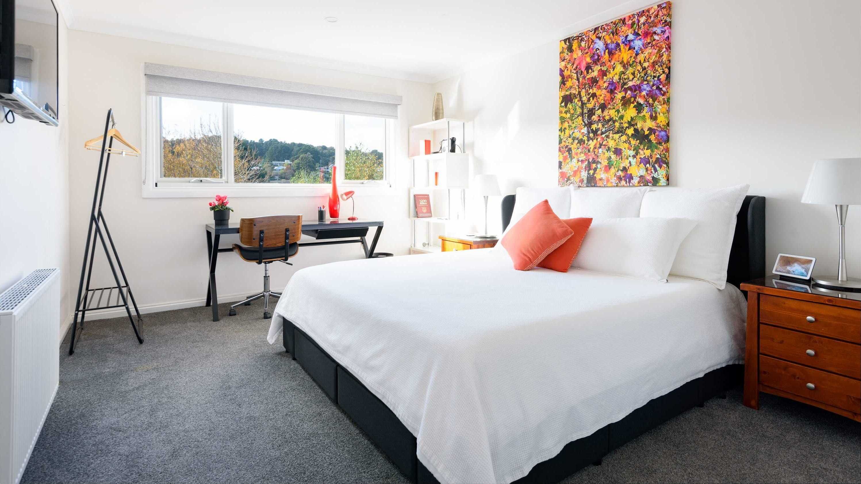 1 bedroom, desk, iron/ironing board, WiFi