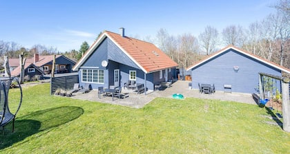 10 Person Holiday Home in Oksbol