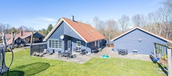 10 Person Holiday Home in Oksbol