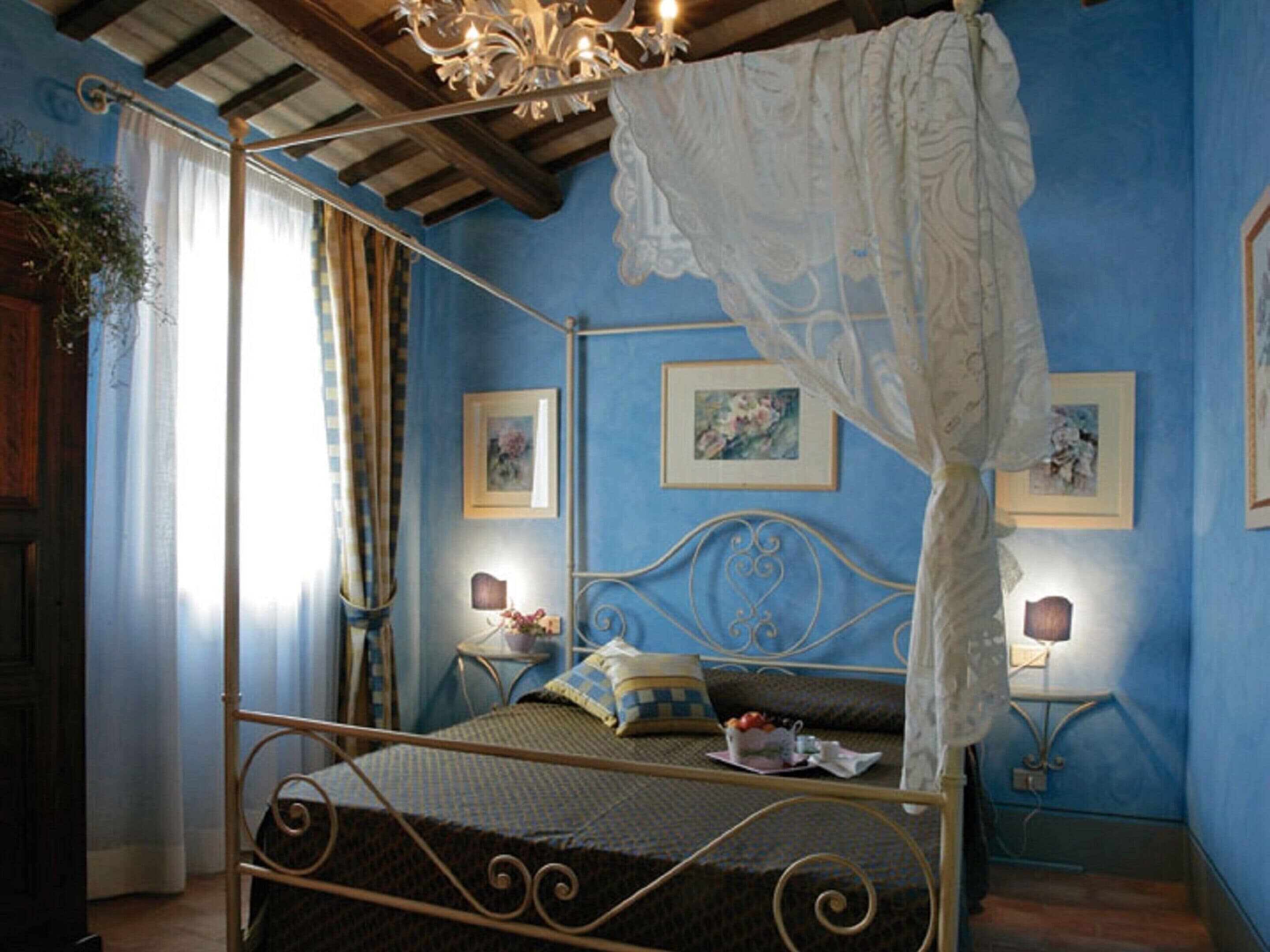 4 bedrooms, individually furnished