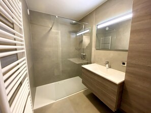 Apartment | Bathroom - Apartment in Nieuwpoort Near the Beach (Nieuwpoort)