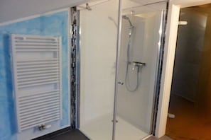 Apartment | Bathroom
