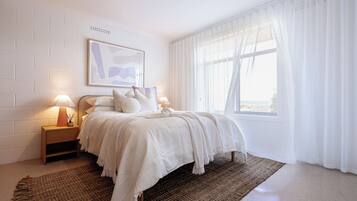 2 bedrooms, iron/ironing board, travel cot, free WiFi