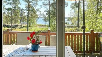 House | Outdoor dining