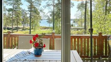 House | Outdoor dining