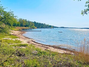 Beach - 5 Person Holiday Home in Gunnebo (Gunnebo)