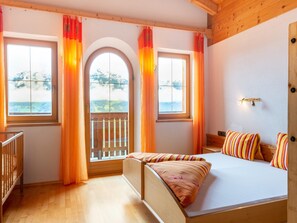 Apartment | 3 bedrooms, bed sheets