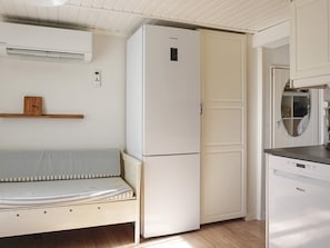 House | Private kitchen - 6 Person Holiday Home in Fjallbacka (Fjallbacka)