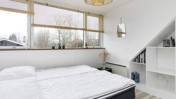 House | 3 bedrooms, individually furnished