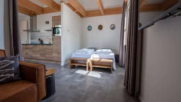 House | 1 bedroom, individually furnished
