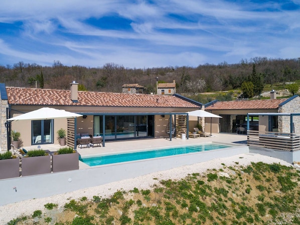 Villa | Pool