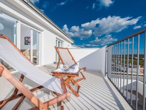 Villa | Exterior - Comfort Villa With Swimming Pool and Terrace (Sukosan)