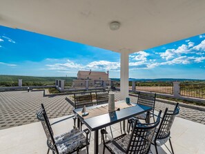 Villa | Dining - Comfort Villa With Swimming Pool and Terrace (Sukosan)