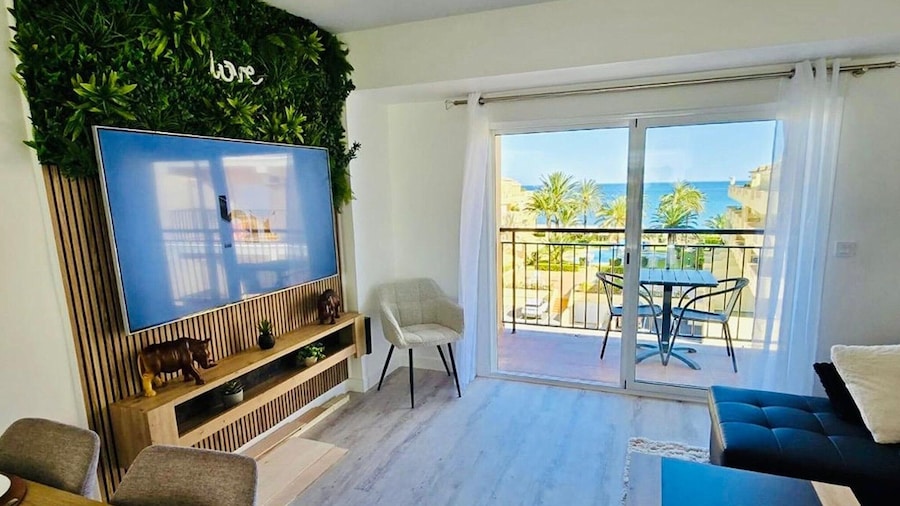 Beautiful Apartment in Denia With sea Views
