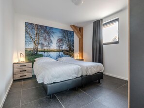 3 bedrooms, individually furnished, bed sheets - Chalet in Innsbruck Near Ski Slope (Baarle-Nassau)