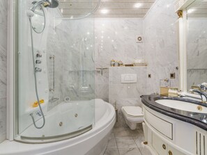 Apartment | Badezimmer