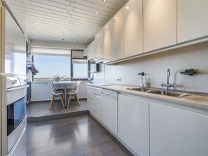 Apartment | Private kitchen | Electric kettle, toaster - Authentic Apartment With View (Blankenberge)