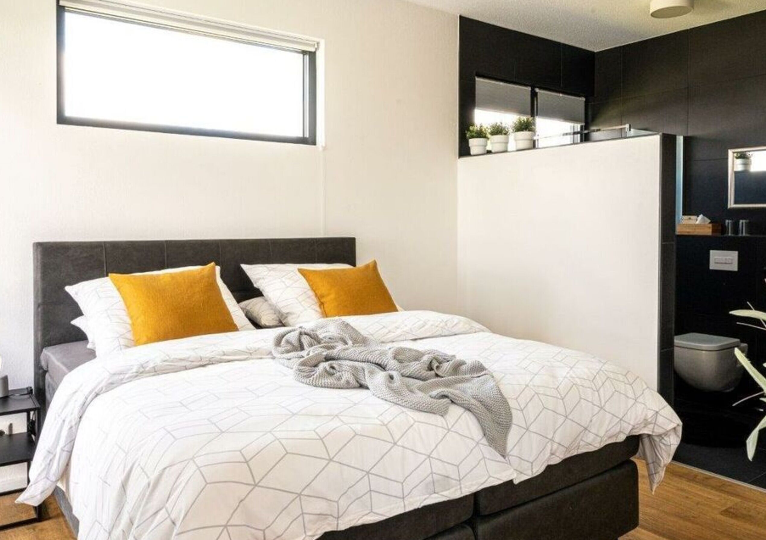 House | 2 bedrooms, individually furnished, iron/ironing board