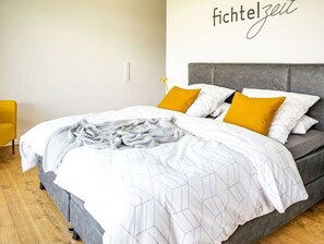 House | 2 bedrooms, individually furnished, iron/ironing board - Fichteltijd Wellness Sauna Whirlpool (Waldershof)