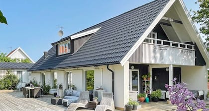 6 Person Holiday Home in Askim-by Traum