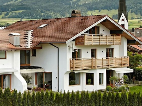 1 Porzig Modern Retreat