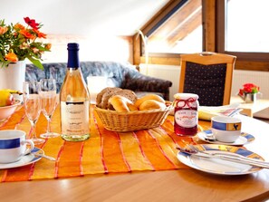 Dining - Holiday Winery Andrae-goebel (Ernst)