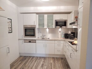 Private kitchen - 10 Bohler Brise Modern Retreat (St. Peter-Ording)