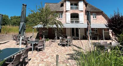 10 Bohler Brise Modern Retreat