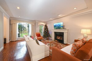 Smart TV, fireplace, printers