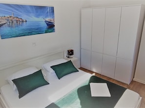 2 bedrooms, iron/ironing board, bed sheets - Apartments Baldo - One Bedroom Apartment With Terrace and Sea View (Dubrovacko Primorje)