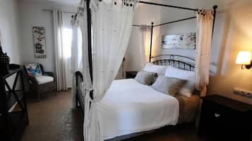 Villa | 3 bedrooms, individually furnished, iron/ironing board