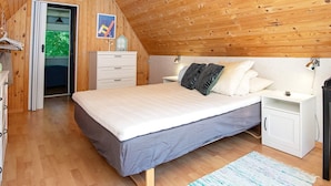 Room - 8 Person Holiday Home in Glesborg (Glesborg)