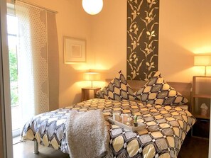 House | 2 bedrooms, individually furnished, iron/ironing board