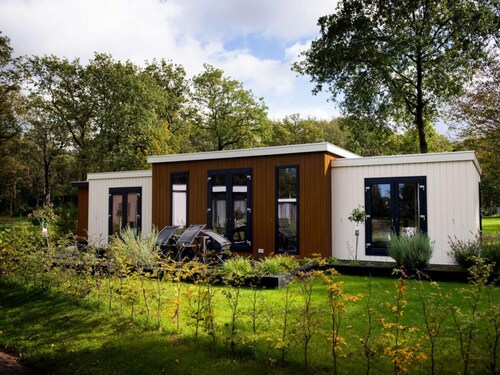 Pavilion 4 People With Storage Space