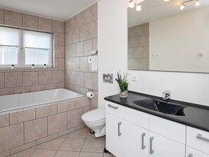 Apartment | Bathroom