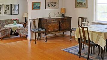 House | Dining