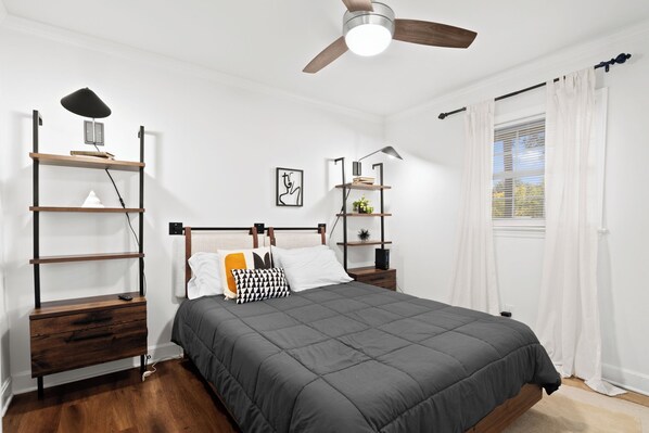 3 bedrooms, iron/ironing board, WiFi, bed sheets